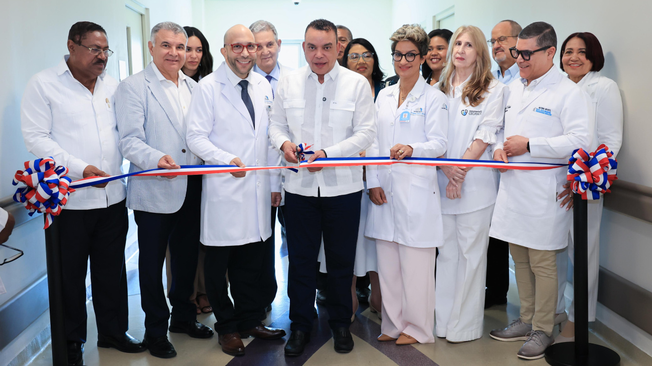 SNS inaugura primera unidad de cirugía intrauterina en el país para operar bebés antes de nacer de forma gratuita 