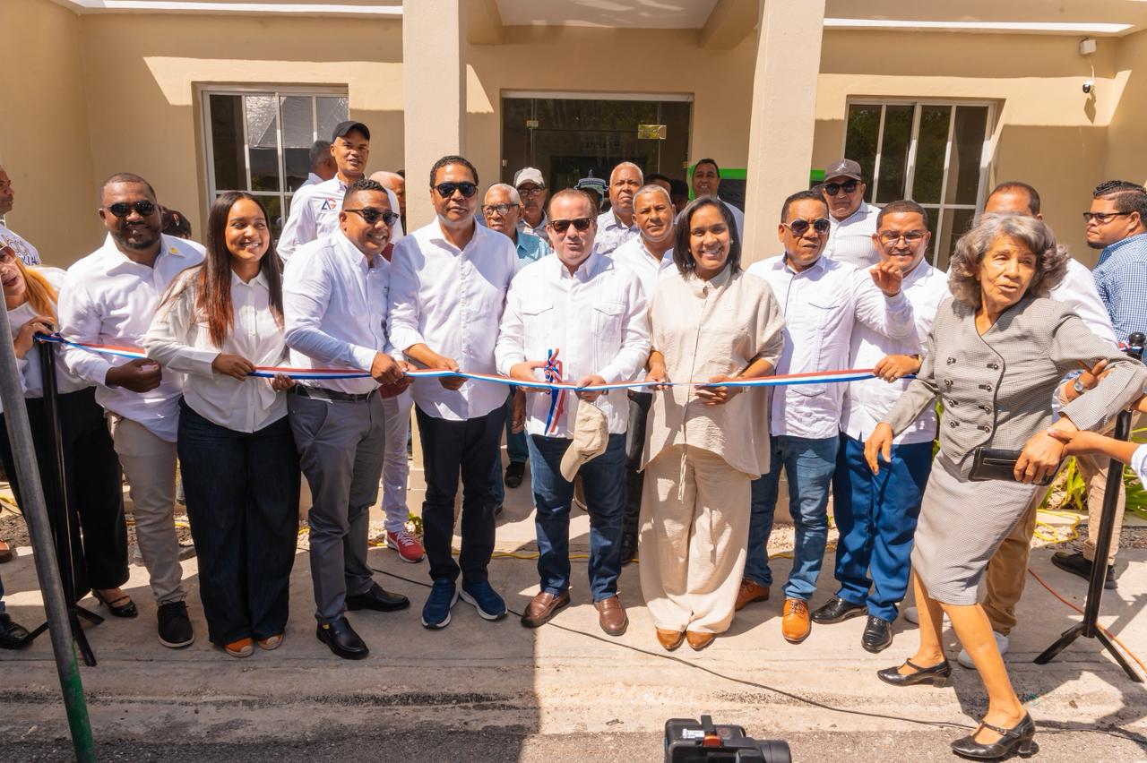 Funerarias municipales inaugura Gobierno en Enriquillo y Azua para fortalecer servicios comunitarios