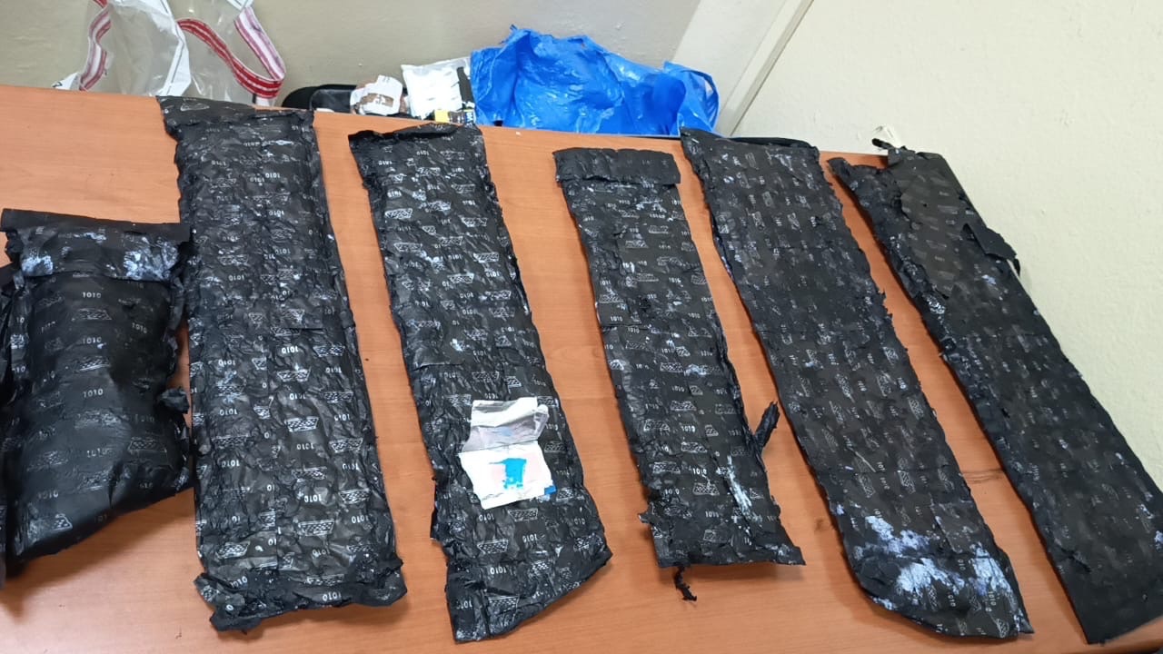 Cocaína en el aeropuerto del Cibao deja un detenido con seis paquetes ocultos en equipaje hacia Madrid
