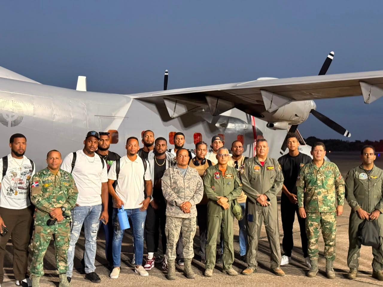 Repatriación dominicana devuelve a 11 ciudadanos desde Venezuela tras terremoto y misión de rescate