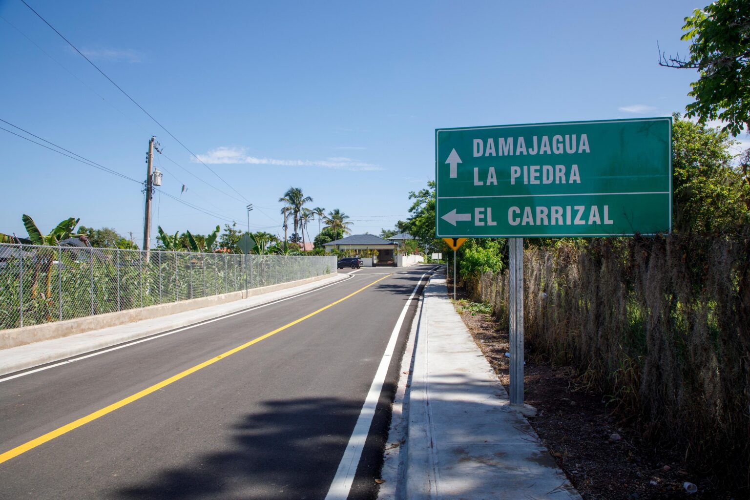 Carretera inaugurada por Luis Abinader impulsa producción agrícola y movilidad en la sierra de Santiago