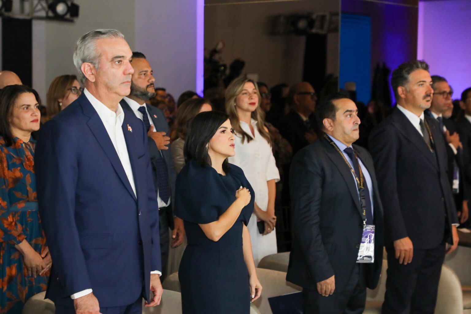 Inversión extranjera impulsa confianza en República Dominicana, afirma Abinader en foro internacional