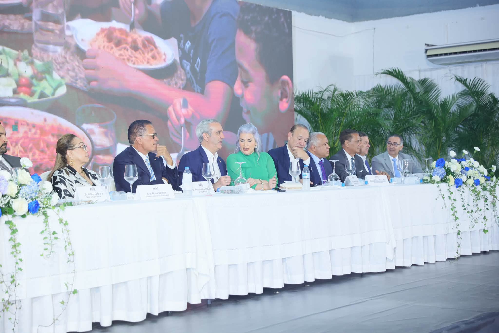 Transformación del Hospedaje Yaque lleva a comerciantes a reconocer al presidente Abinader
