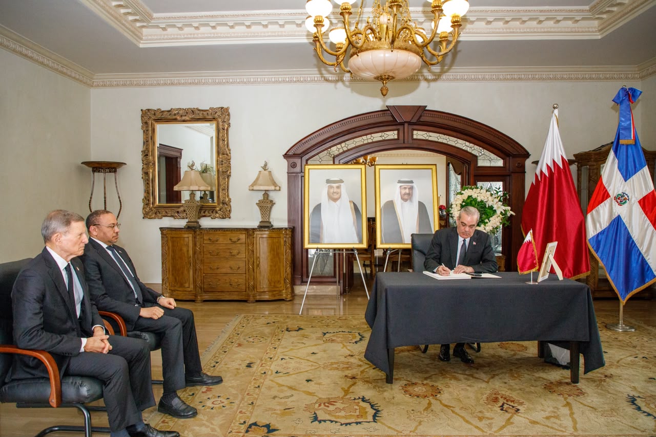 Luis Abinader expresa condolencias a Qatar por fallecimiento del Emir Padre Sheikh Hamad Bin Khalifa