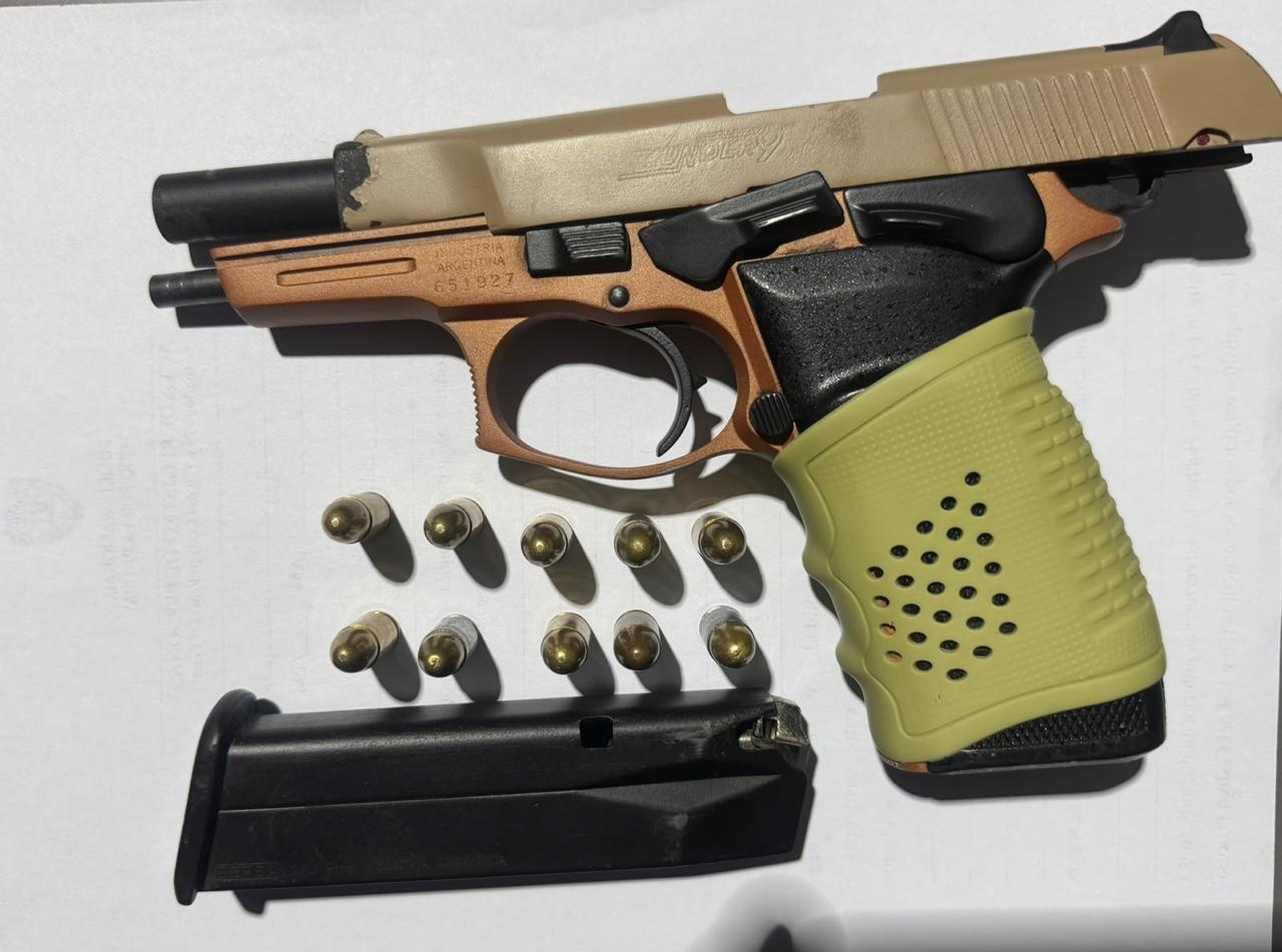 Asalto en Las Caobas deja un detenido y la Policía busca a otros tres presuntos implicados