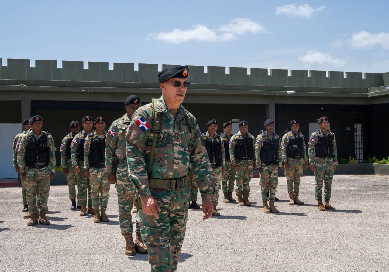 Frontera sur fortalece presencia del Ejército con inauguración de dos destacamentos en Barahona y Pedernales