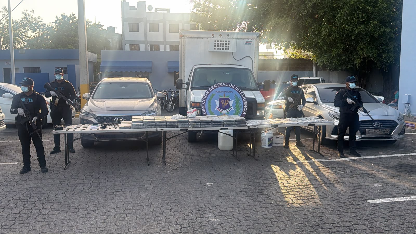 Operativo antidrogas ocupa 226 kilos de cocaína, un fusil y desmantela estructura en DN
