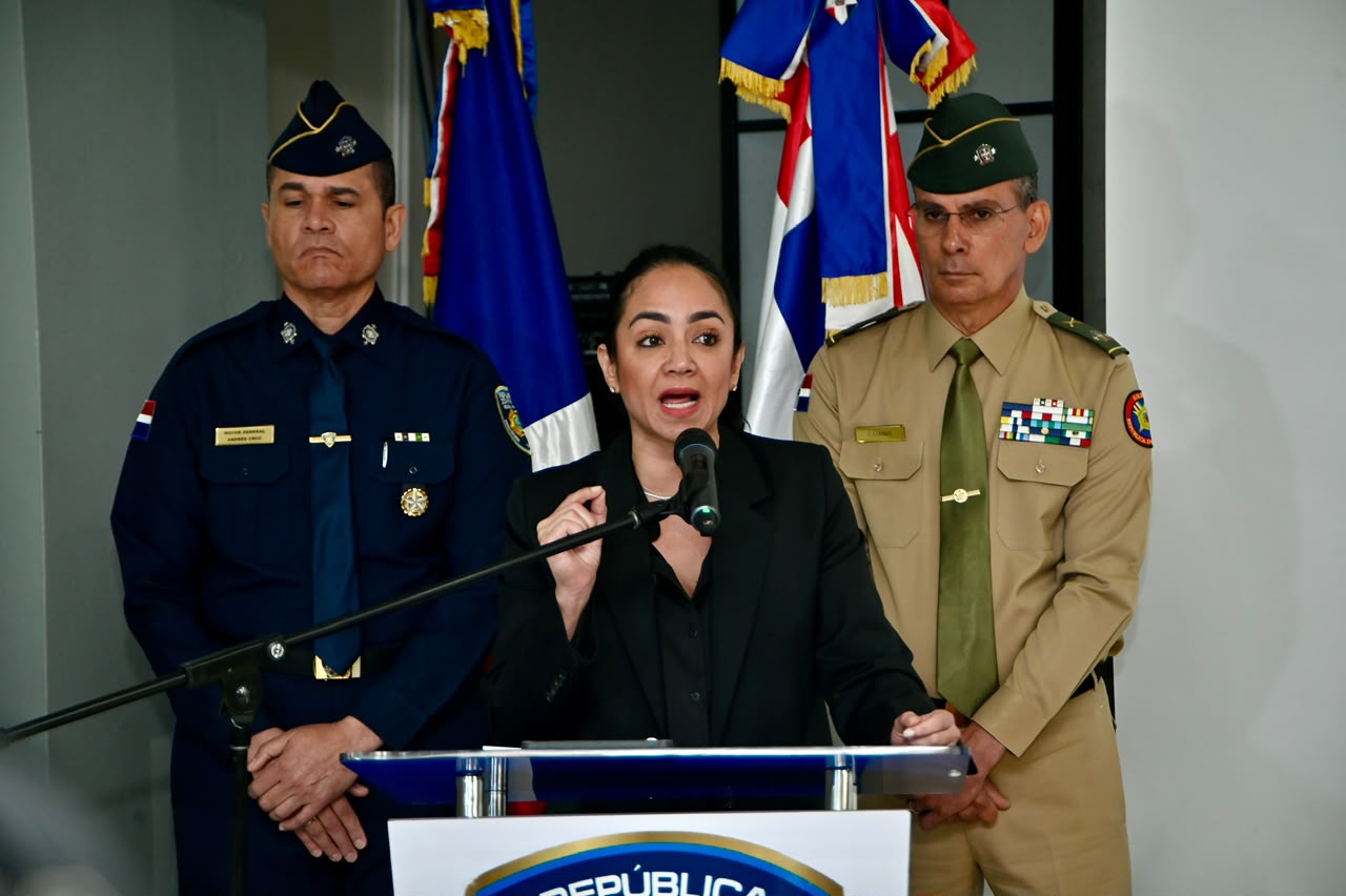 Faride Raful descarta renuncia y defiende continuidad de la reforma policial impulsada por el Gobierno