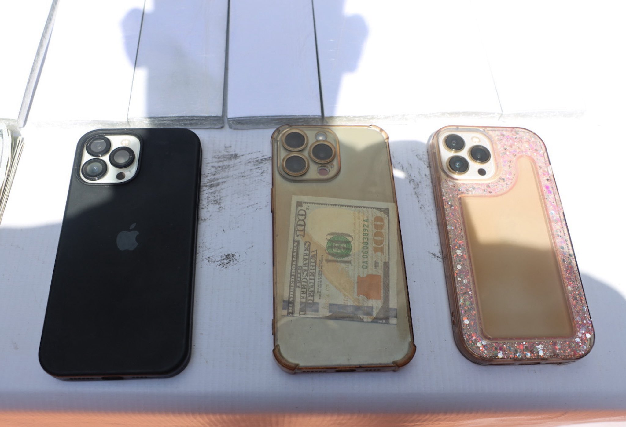 Estafa lleva a captura de tres colombianos con US$12,000 y fraude a comerciantes