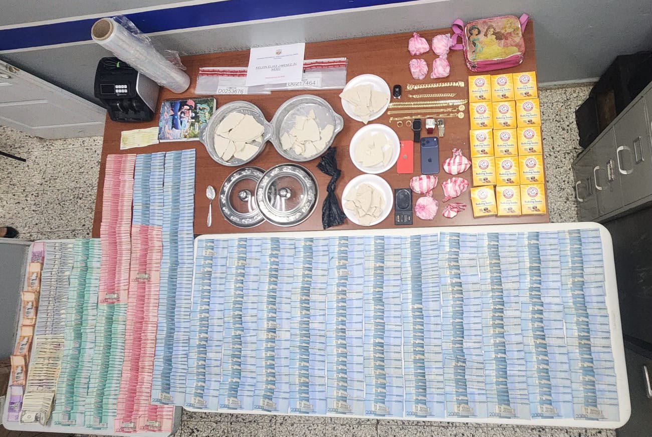 Microtraficante capturado en Santiago con más de 3,000 gramos de crack y cocaína y cinco registros