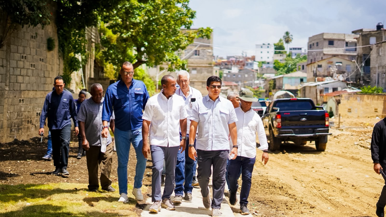 Agua potable impulsa obras por RD 11,000 millones para saneamiento de cañadas y acueductos del Gran Santo Domingo