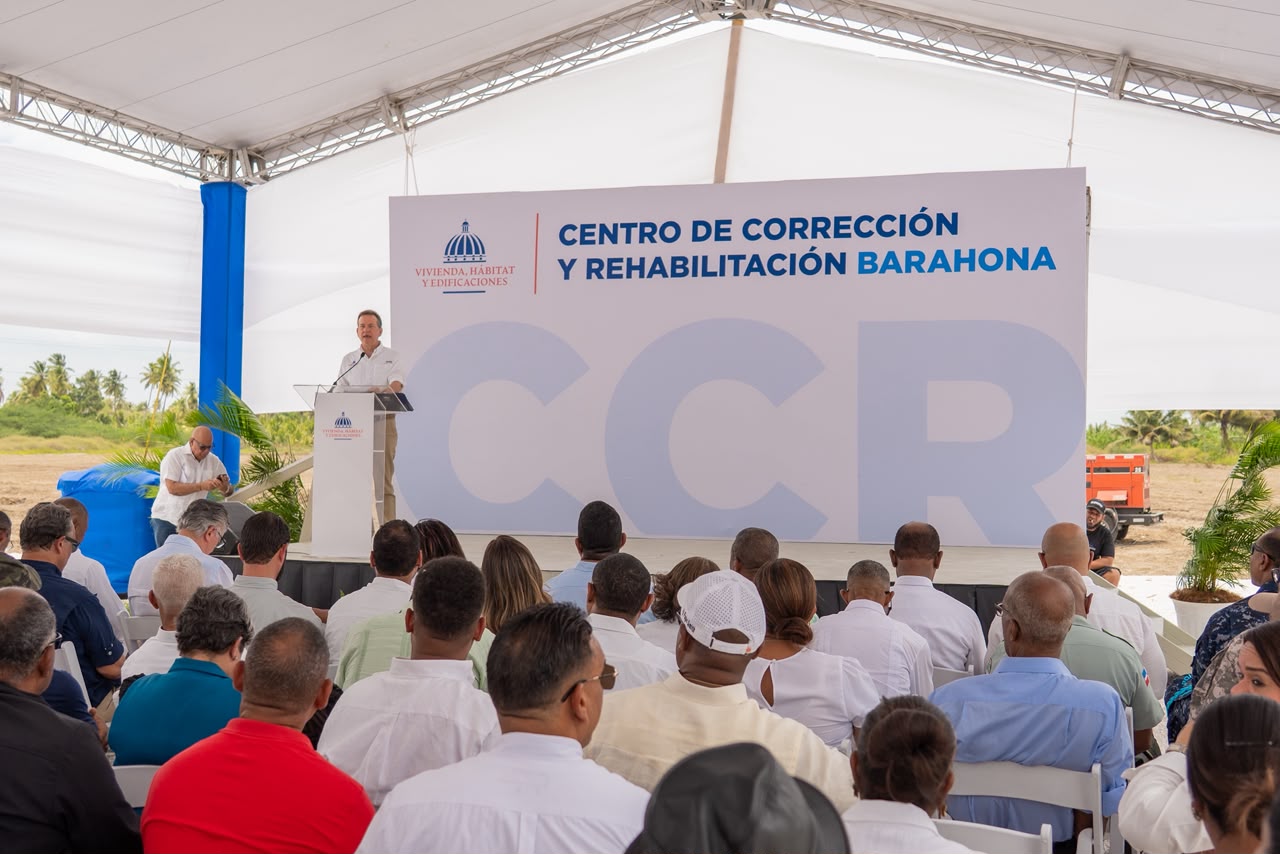 Centro de rehabilitación inicia su construcción en Barahona con capacidad para 800 internos y 68,000 m²