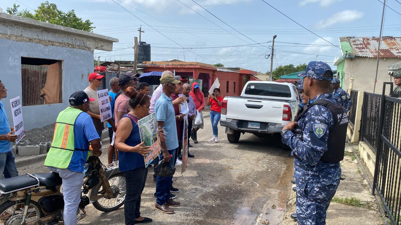 Protesta ambiental en Monte Plata exige el cese de las operaciones de la Minera San Agustín