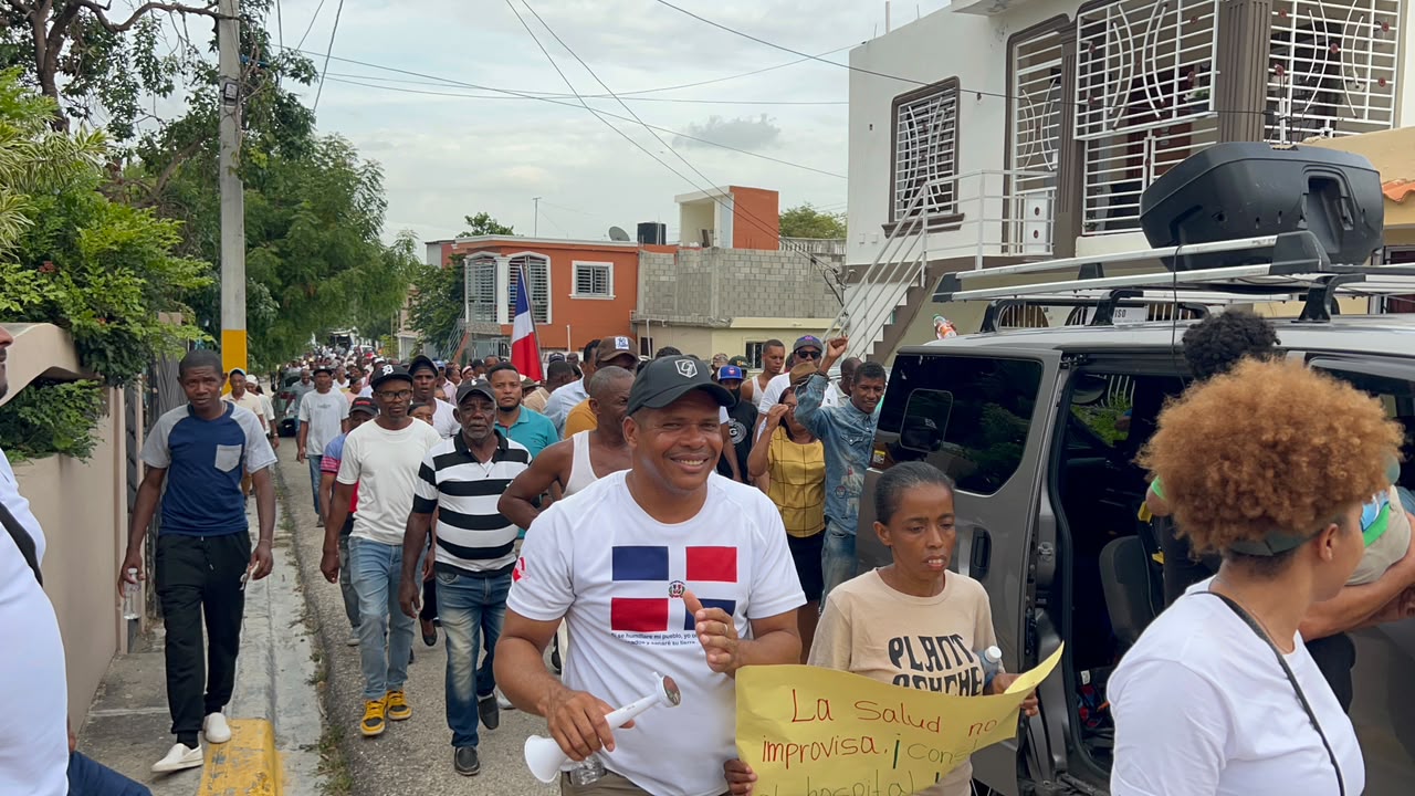 Demandas de Vallejuelo movilizan a residentes en marcha para exigir obras y servicios públicos