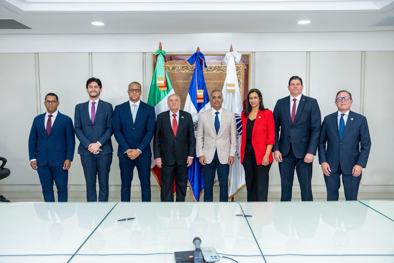 Investigación sobre hidrocarburos impulsa acuerdo entre RD y México para innovación energética