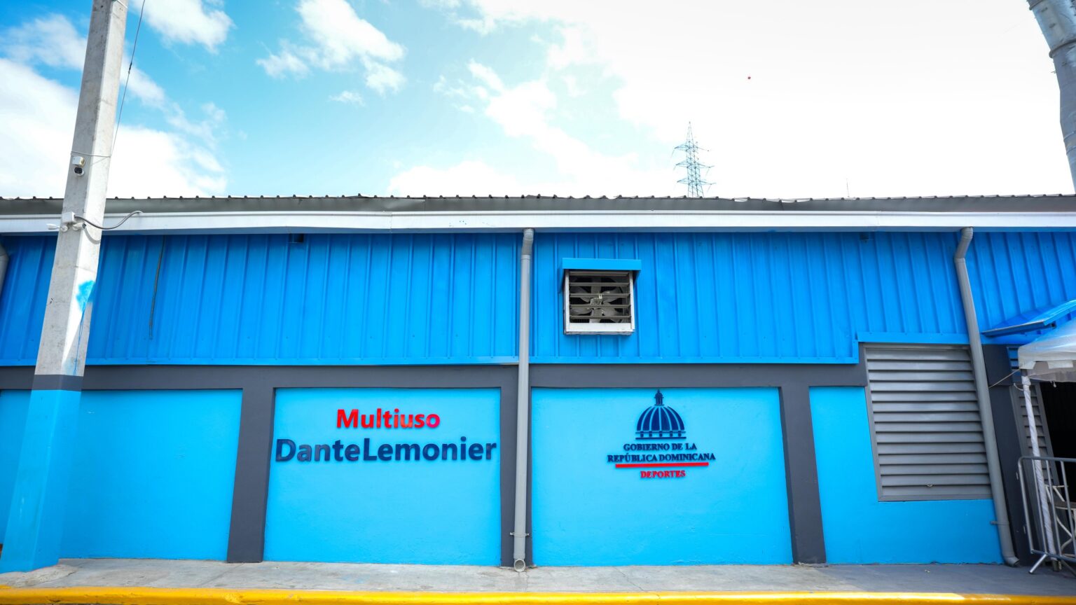 Infraestructura deportiva se fortalece con entrega del Club Dante Lemoniel en Los Alcarrizos