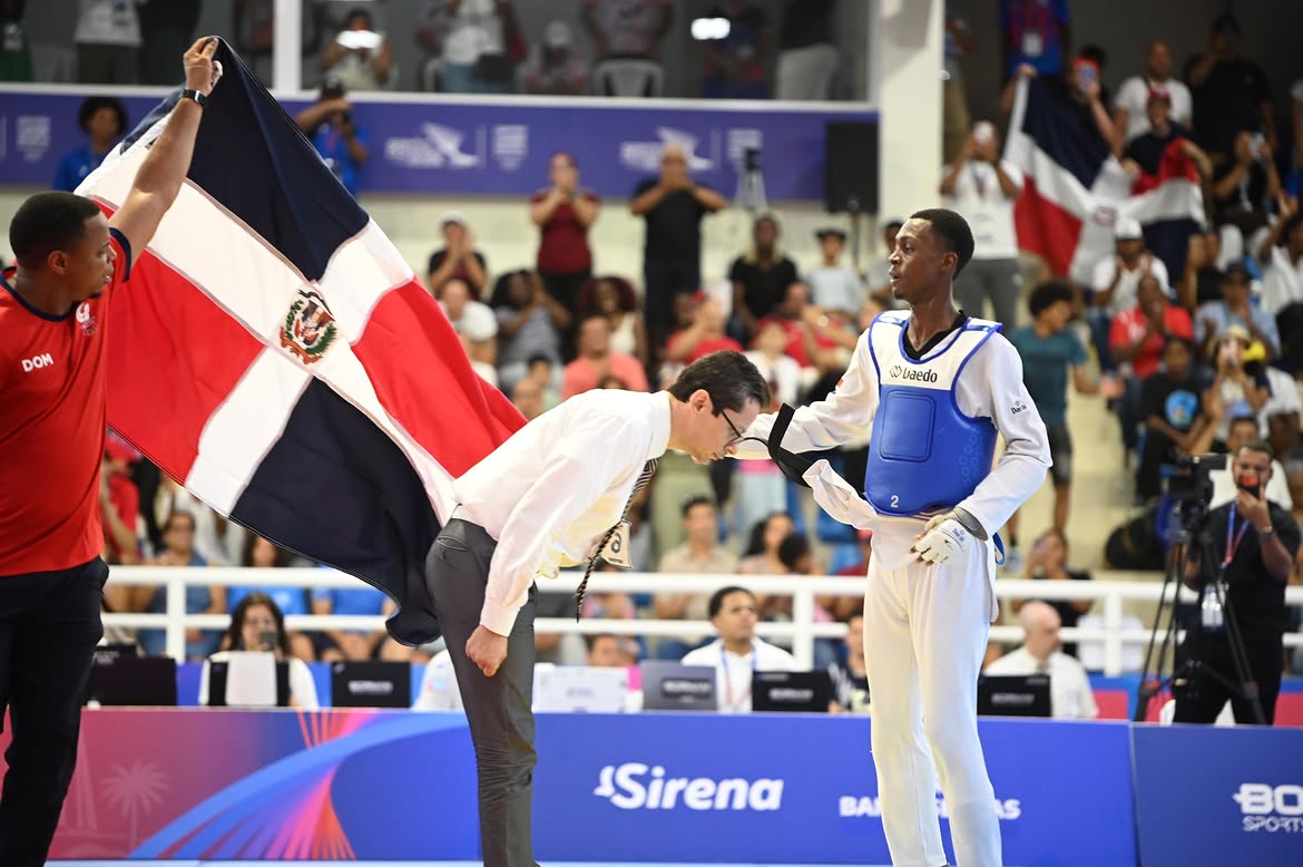 Wilfrido de la Cruz conquista oro en taekwondo y suma tercer título para RD en los Juegos Centroamericanos